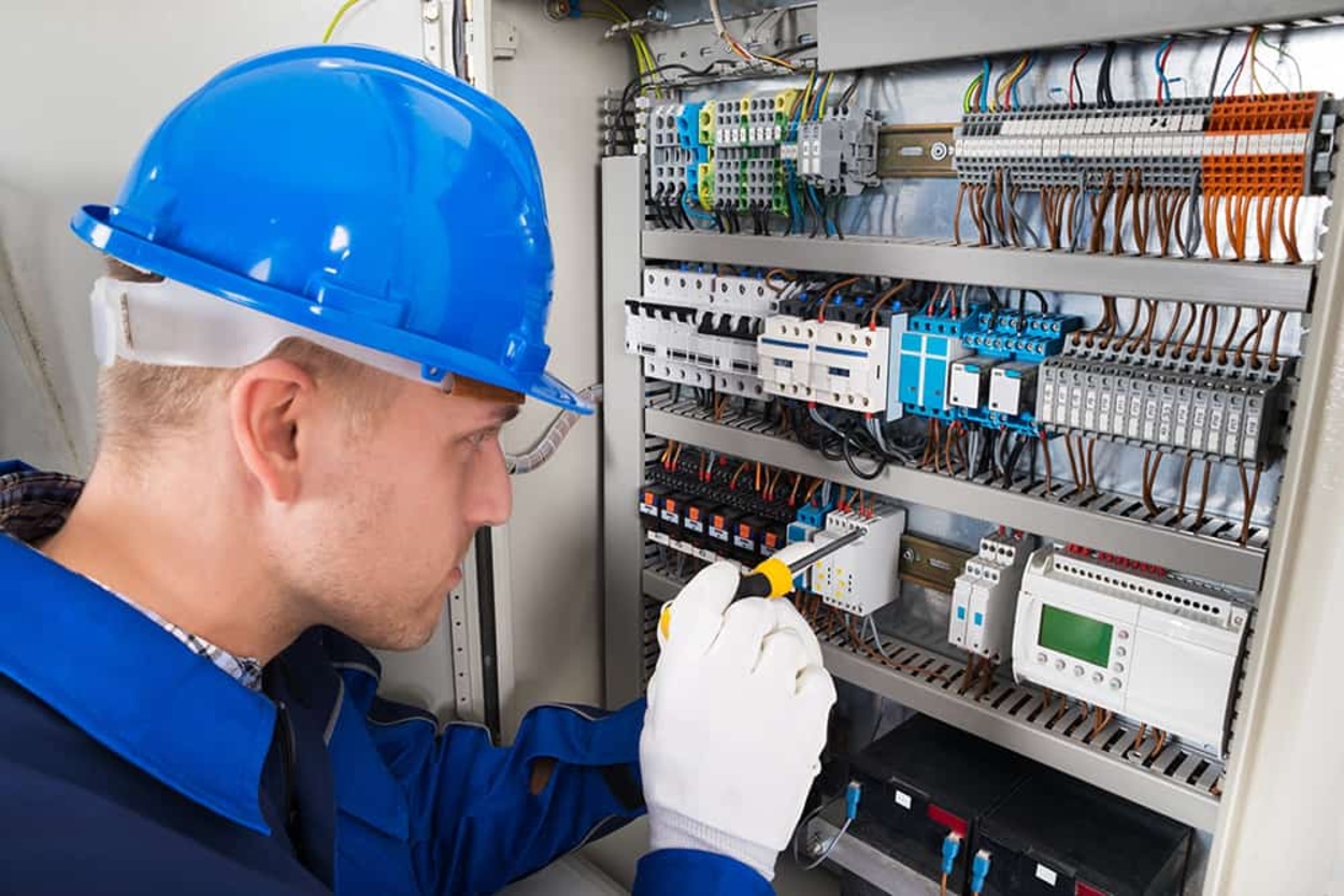 Elektroniker für Energie- und Gebäudetechnik (m/w/d) bei Elektroservice Weber in Kirchsteitz